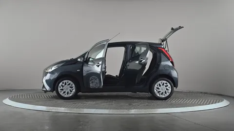 TOYOTA AYGO 1.0 VVT-i X-Play