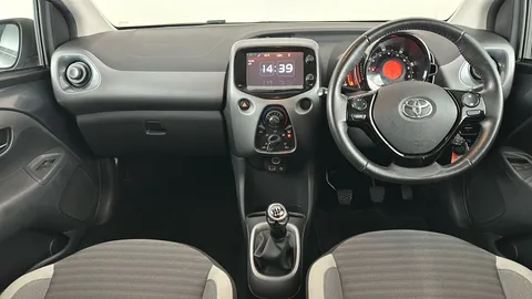 TOYOTA AYGO 1.0 VVT-i X-Play