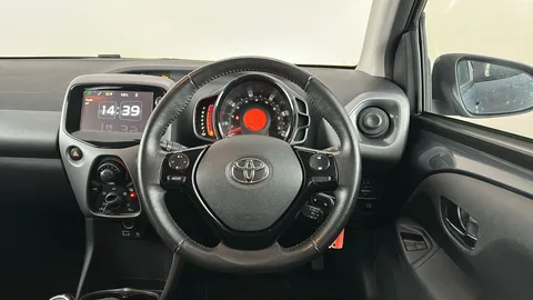 TOYOTA AYGO 1.0 VVT-i X-Play