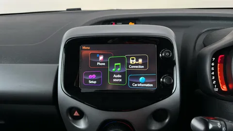 TOYOTA AYGO 1.0 VVT-i X-Play