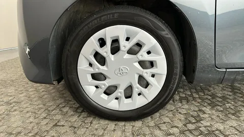 TOYOTA AYGO 1.0 VVT-i X-Play