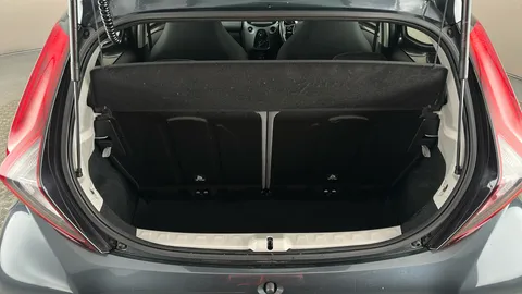 TOYOTA AYGO 1.0 VVT-i X-Play