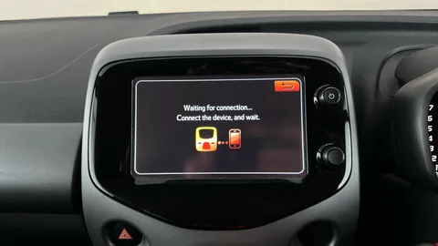 TOYOTA AYGO 1.0 VVT-i X-Play