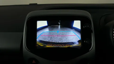 TOYOTA AYGO 1.0 VVT-i X-Play