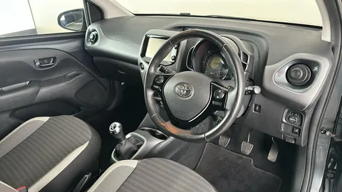TOYOTA AYGO 1.0 VVT-i X-Play