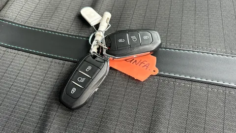 PEUGEOT 208 1.2 PureTech 130 Allure Premium EAT8