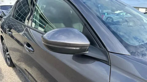 PEUGEOT 208 1.2 PureTech 130 Allure Premium EAT8