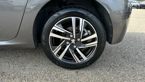 PEUGEOT 208 1.2 PureTech 130 Allure Premium EAT8