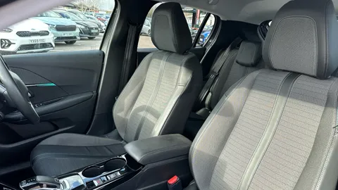 PEUGEOT 208 1.2 PureTech 130 Allure Premium EAT8