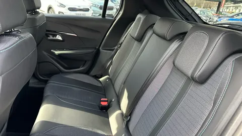 PEUGEOT 208 1.2 PureTech 130 Allure Premium EAT8