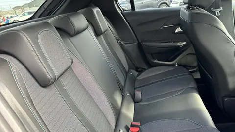 PEUGEOT 208 1.2 PureTech 130 Allure Premium EAT8