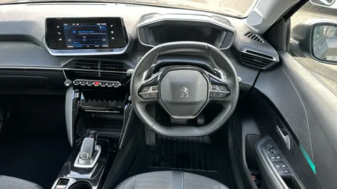 PEUGEOT 208 1.2 PureTech 130 Allure Premium EAT8