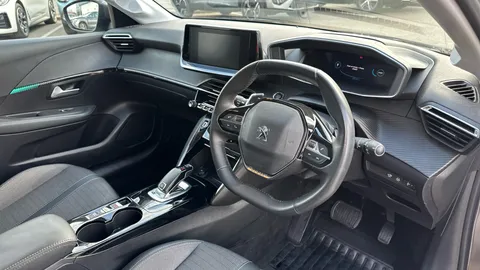 PEUGEOT 208 1.2 PureTech 130 Allure Premium EAT8