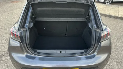 PEUGEOT 208 1.2 PureTech 130 Allure Premium EAT8