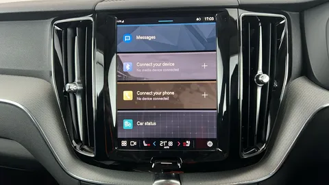 VOLVO XC60 2.0 B5P Plus Dark AWD Geartronic