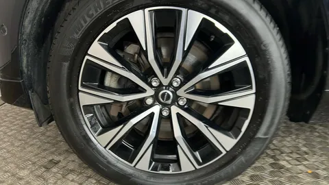 VOLVO XC60 2.0 B5P Plus Dark AWD Geartronic