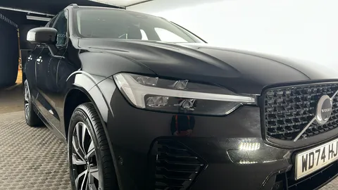 VOLVO XC60 2.0 B5P Plus Dark AWD Geartronic