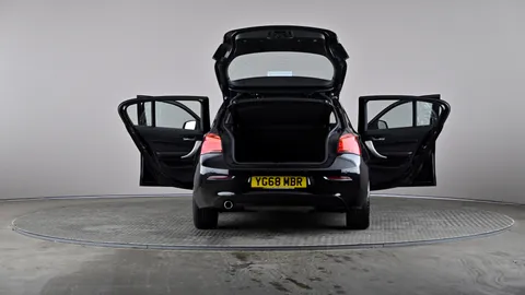 BMW 1 SERIES 118i [1.5] SE Business [Nav/Servotronic]