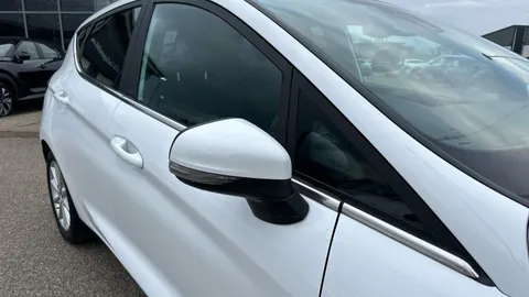 FORD FIESTA 1.0 EcoBoost Hybrid mHEV 125 Titanium