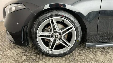 MERCEDES-BENZ A CLASS A200 AMG Line Premium Auto