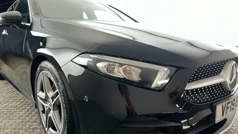 MERCEDES-BENZ A CLASS A200 AMG Line Premium Auto