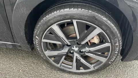 PEUGEOT 208 100kW GT 50kWh Auto