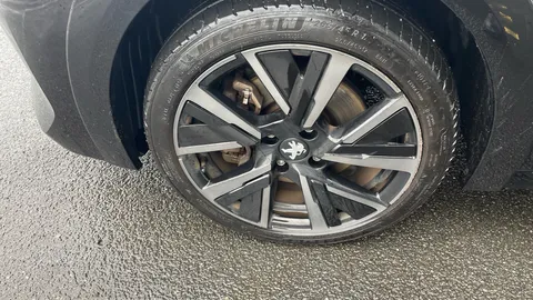 PEUGEOT 208 100kW GT 50kWh Auto