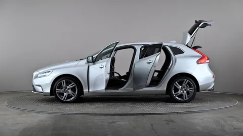 VOLVO V40 D3 [4 Cyl 150] R DESIGN Pro