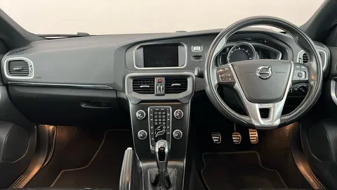 VOLVO V40 D3 [4 Cyl 150] R DESIGN Pro