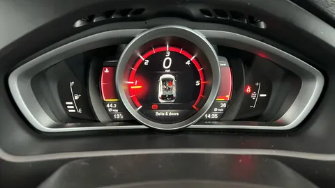 VOLVO V40 D3 [4 Cyl 150] R DESIGN Pro