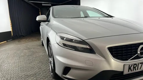 VOLVO V40 D3 [4 Cyl 150] R DESIGN Pro