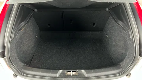 VOLVO V40 D3 [4 Cyl 150] R DESIGN Pro