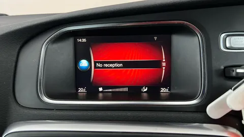 VOLVO V40 D3 [4 Cyl 150] R DESIGN Pro