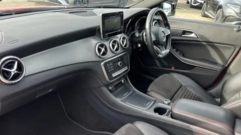 MERCEDES-BENZ CLA CLA 220d AMG Line Tip Auto