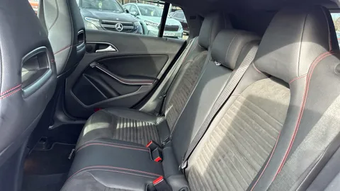 MERCEDES-BENZ CLA CLA 220d AMG Line Tip Auto