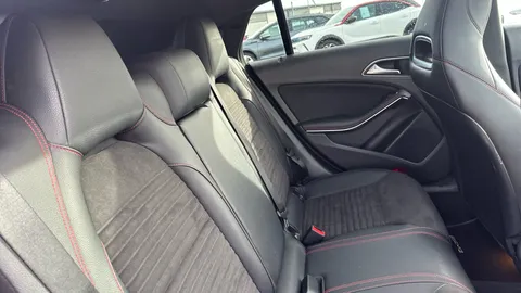 MERCEDES-BENZ CLA CLA 220d AMG Line Tip Auto