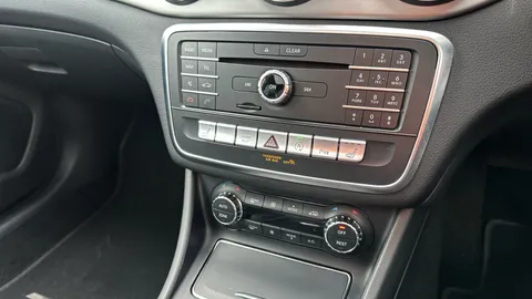 MERCEDES-BENZ CLA CLA 220d AMG Line Tip Auto