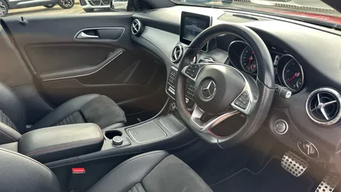 MERCEDES-BENZ CLA CLA 220d AMG Line Tip Auto