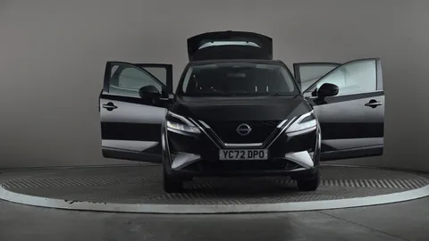 NISSAN QASHQAI 1.3 DiG-T MH Acenta Premium