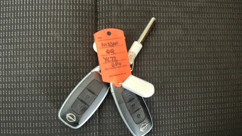 NISSAN QASHQAI 1.3 DiG-T MH Acenta Premium