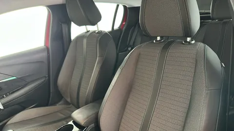 PEUGEOT 208 1.2 PureTech 100 Allure