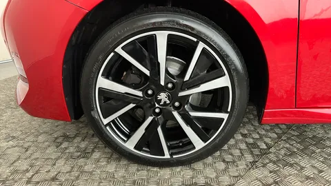 PEUGEOT 208 1.2 PureTech 100 Allure