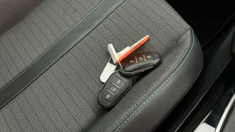 PEUGEOT 208 1.2 PureTech 100 Allure