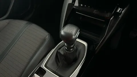 PEUGEOT 208 1.2 PureTech 100 Allure