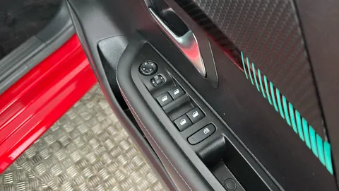 PEUGEOT 208 1.2 PureTech 100 Allure