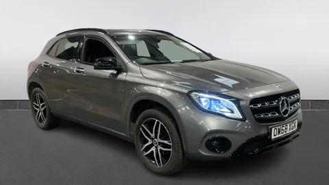 MERCEDES-BENZ GLA GLA 180 Urban Edition