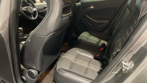 MERCEDES-BENZ GLA GLA 180 Urban Edition