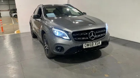 MERCEDES-BENZ GLA GLA 180 Urban Edition