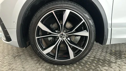 VOLKSWAGEN TIGUAN 1.5 TSI 150 R-Line DSG