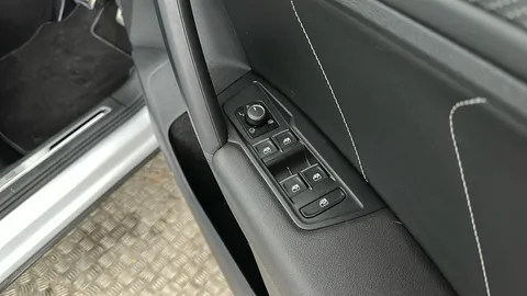 VOLKSWAGEN TIGUAN 1.5 TSI 150 R-Line DSG